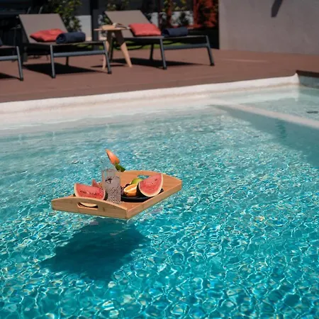 Mare Exclusive פורץ